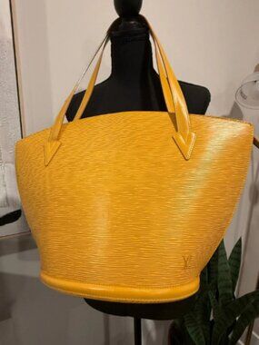 LV005. Louis Vuitton, EPI, St Jacques, GM, w/COA